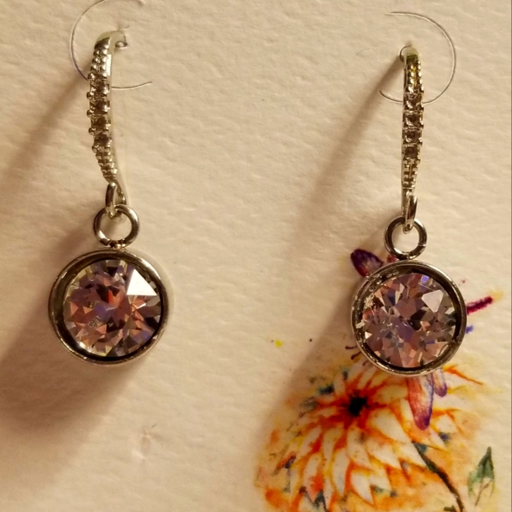 New Swarovski 406 Lovely 8mm clear crystal bling earrings.